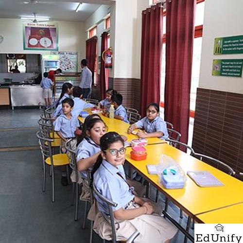 Salwan Public School, Gurgaon - Uniform Application 2