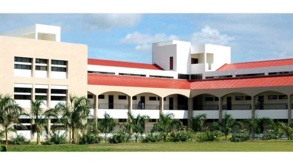 Vallabh Ashrams MGM Amin & VN Savani School, Valsad